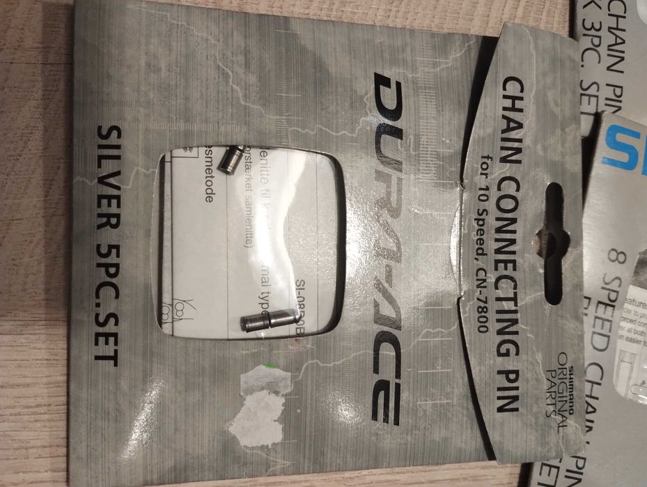 Piny do łańcuchów  Shimano- całość