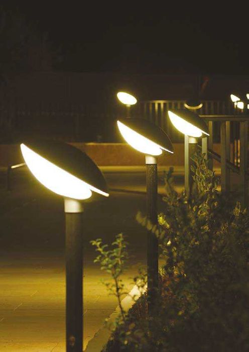 Lampa TAO wys 140 cm czarno-biała