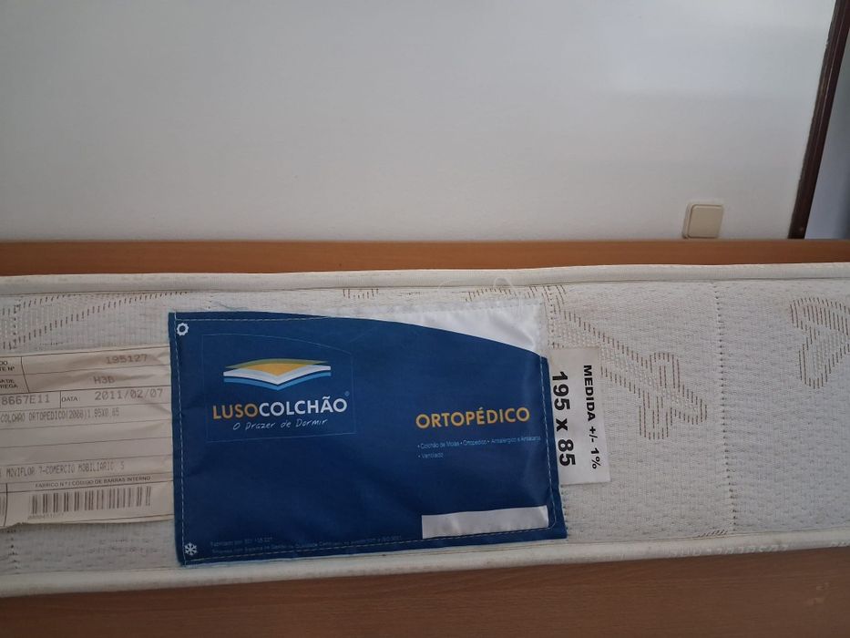 Cama de solteiro + comoda