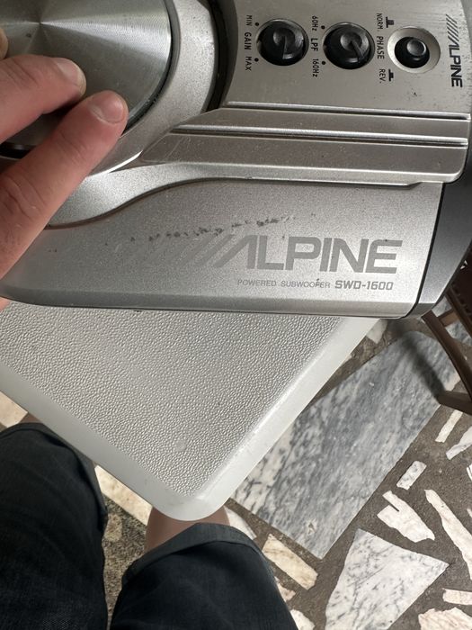 Vendo subwoofer   Alpine SWD-1600