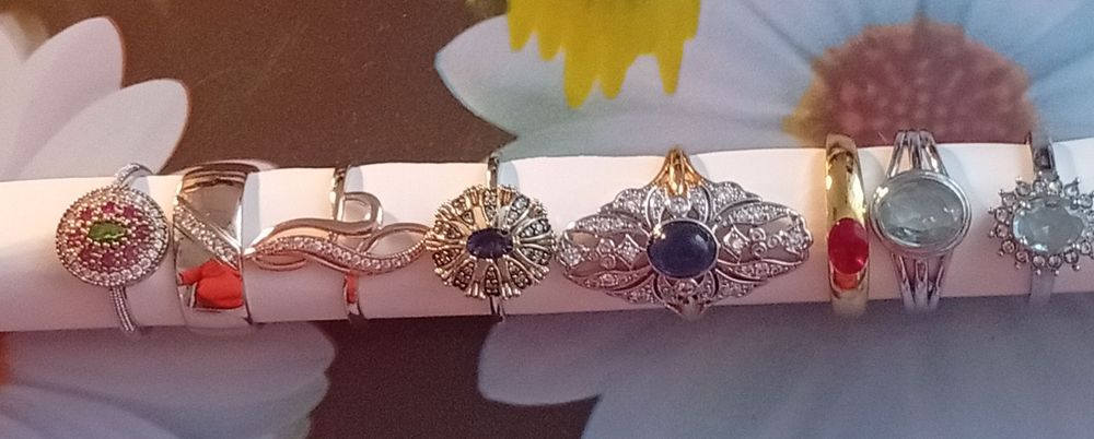 Прикраси з медичного золота відомого виробника