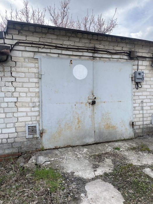 Продам кирпичный гараж