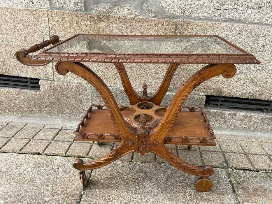 Carrinho  de bebidas em madeira