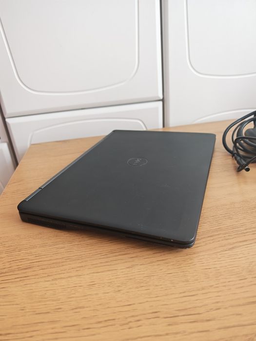 Dell latitude E7450 i5 5300U 2.3GHz  240Gb SSD 8GB