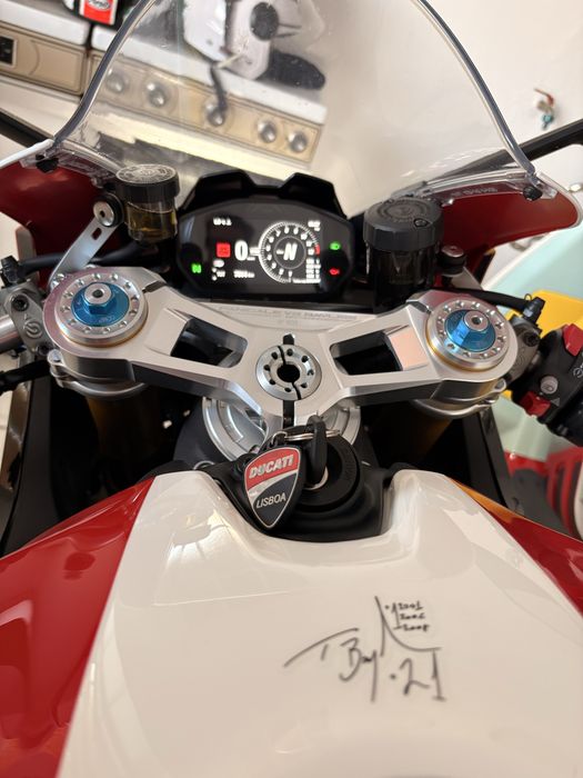 Ducati Panigale V2 Troy Bayliss edição Especial e Numerada