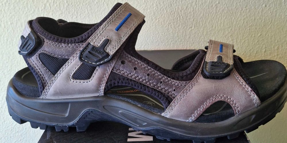 Sandálias para homem da Ecco