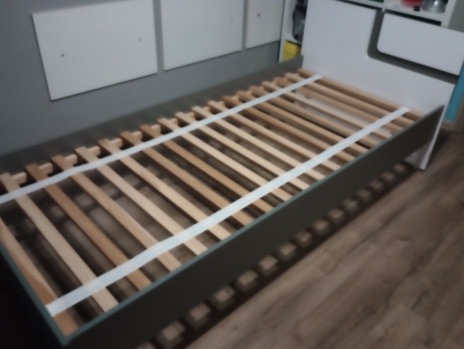 Łóżko pod materac 90x200 cm, wysuwana skrzynia
