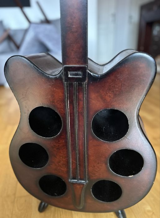 Stojak gitara na wina