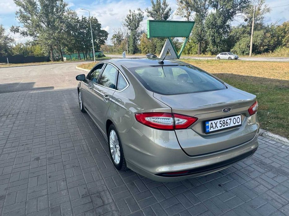 Аренда оренда  Ford Toyota Hybrid