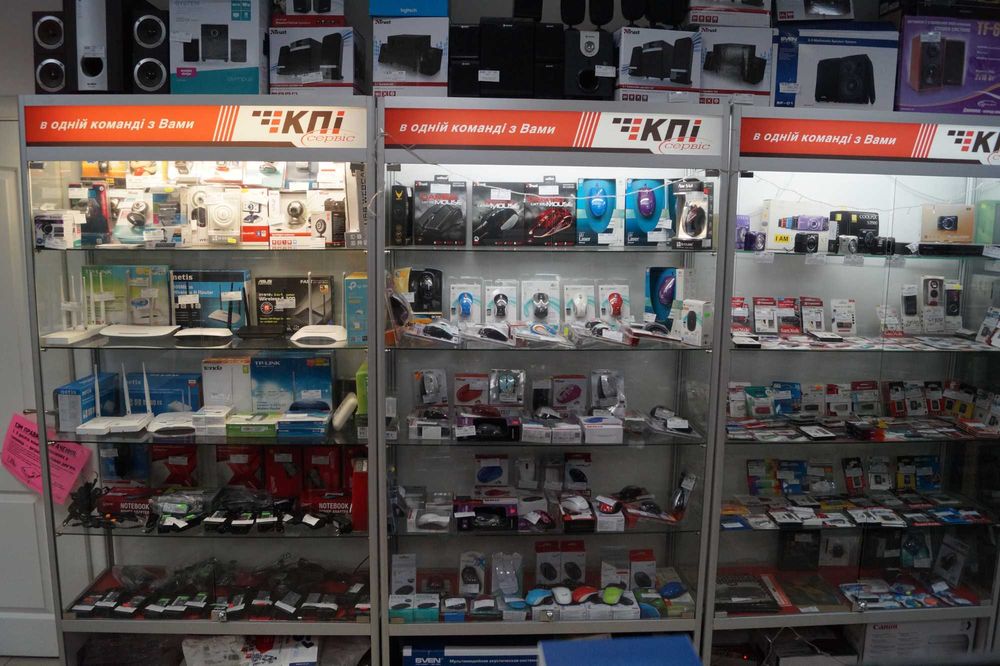 Професійний ремонт ноутбуків, планшетів, комп'ютерів та телефонів.