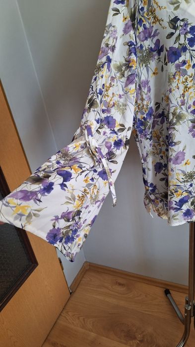 Elegancka bluzka koszula w kwiaty r. 44
