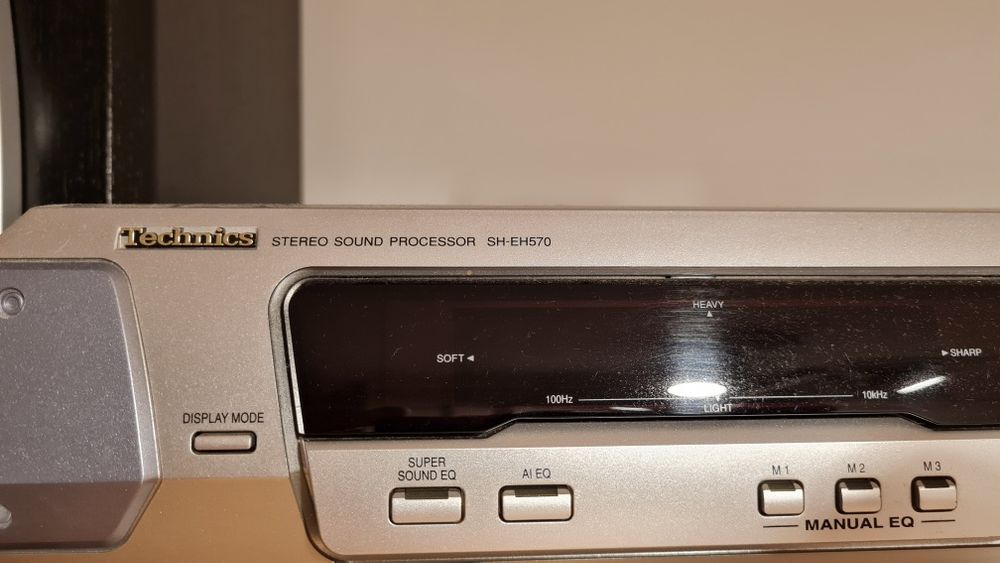 Wieża stereo Technics SH-EH 570.     120 Watt