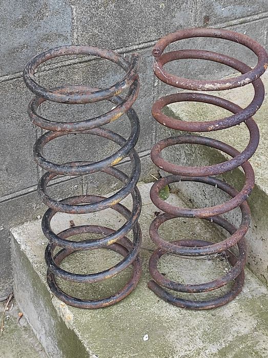 Ричаг передньої підвіски  Саленблок Пильник Пружини амортизат ВАЗ08-09