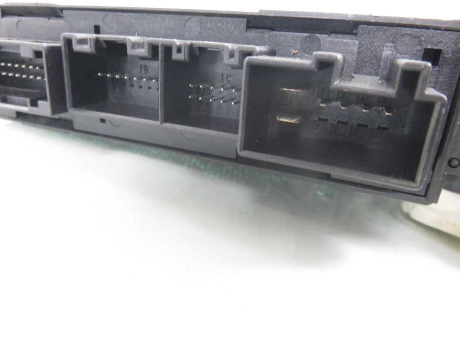 Podnośnik Szyby Lewy Przedni Audi A4 B7