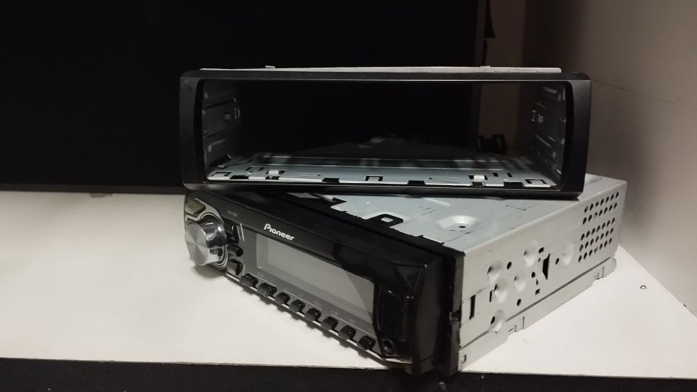 Radio pionner mvh-160UI AUX USB