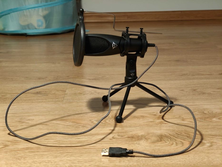 Mikrofon Trust GXT ze statywem