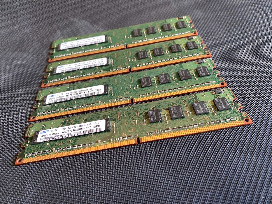 Оперативна пам'ять DDR2 Samsung 1 GB 800 MHz (M378T2863EHS-CF7)