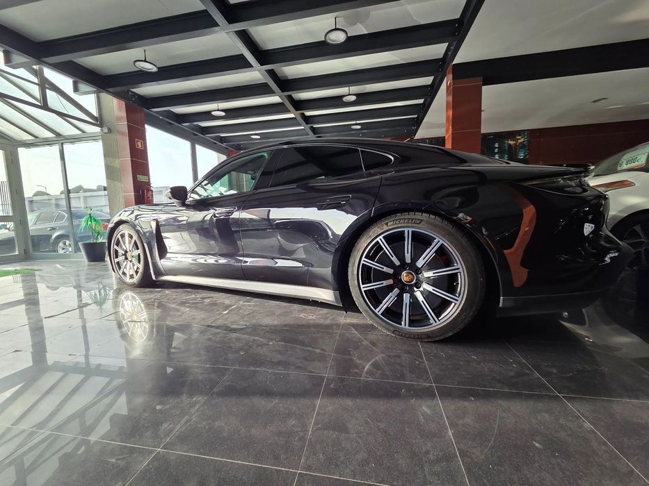 Porsche Taycan 4S bateria Performance Plus foto 5