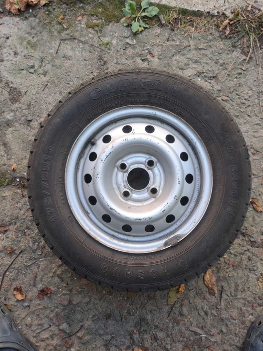Продам диски з шинами 175/70 r13
