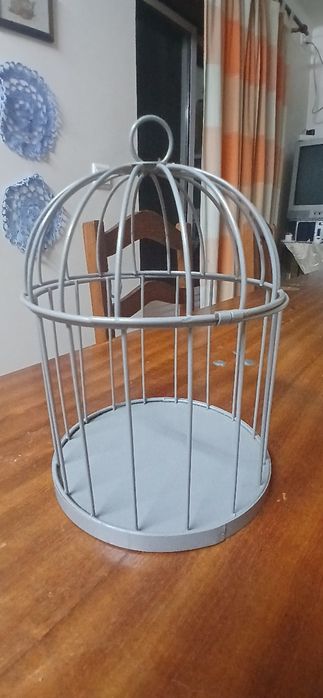 Gaiola em  metal