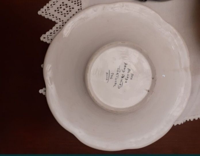 Pratos em louça NOVOS