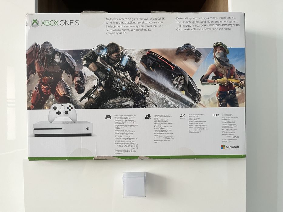 Konsola Xbox one s 1tb z dwoma padami