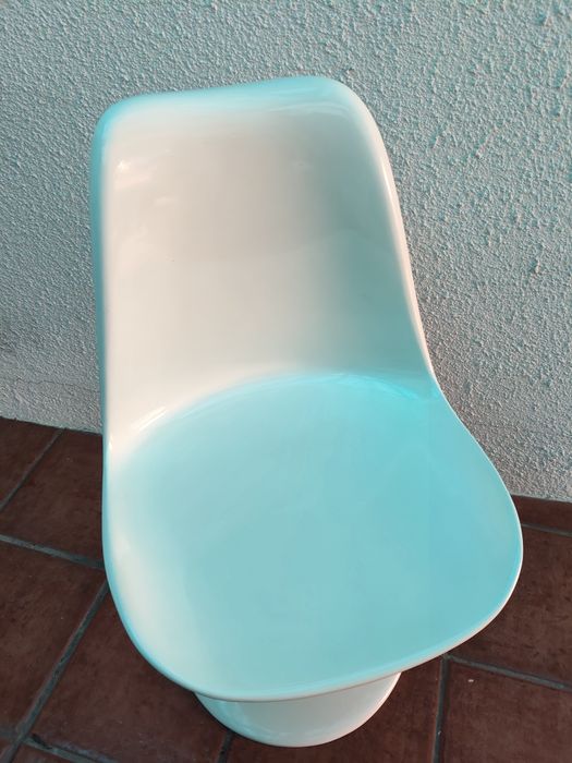 Vendo 6 cadeiras modelo Tulipe