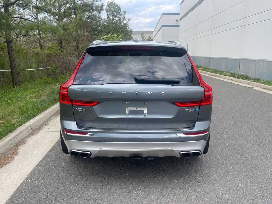 Volvo XC60      2018