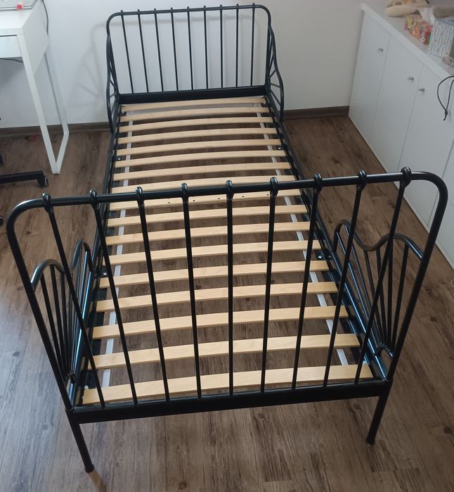 Łóżko Minnen 17467 Ikea czarne ze stelażem
80x200