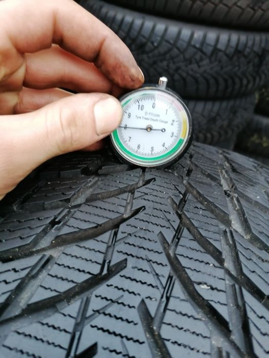 235/55/17 Nokian zimowe