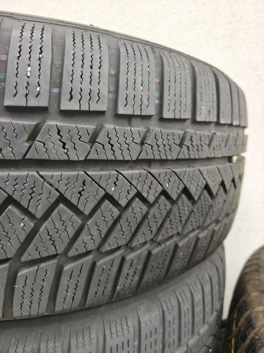 Opony zimowe Continental 225/55R17