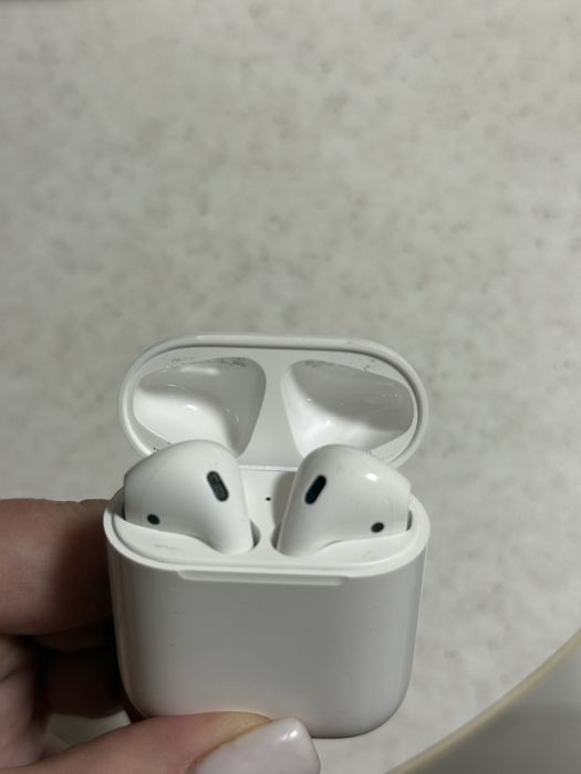Apple Airpods 2 неробочі