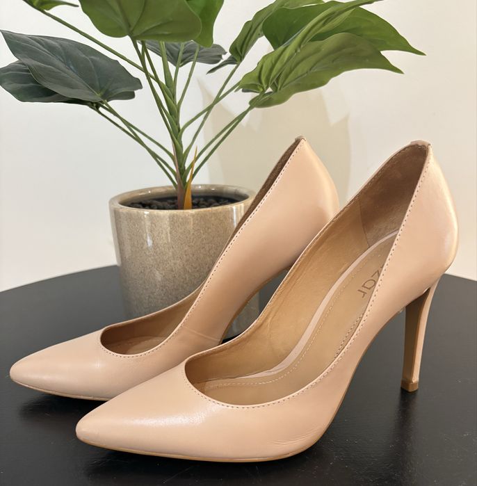 Szpilki skóra KAZAR beżowe 36