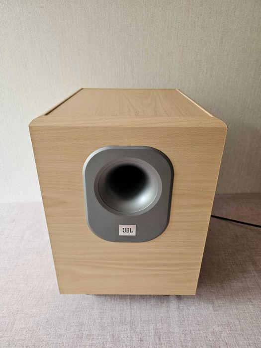активний сабвуфер JBL Balboa SUB 230