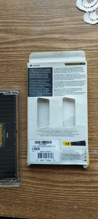 Оперативна память DDR4 16 gb