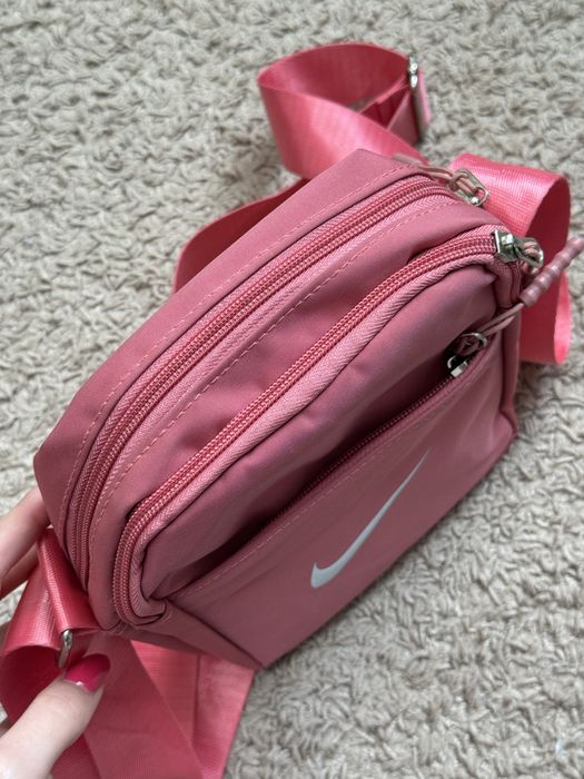 Сумка / бананка Nike рожева