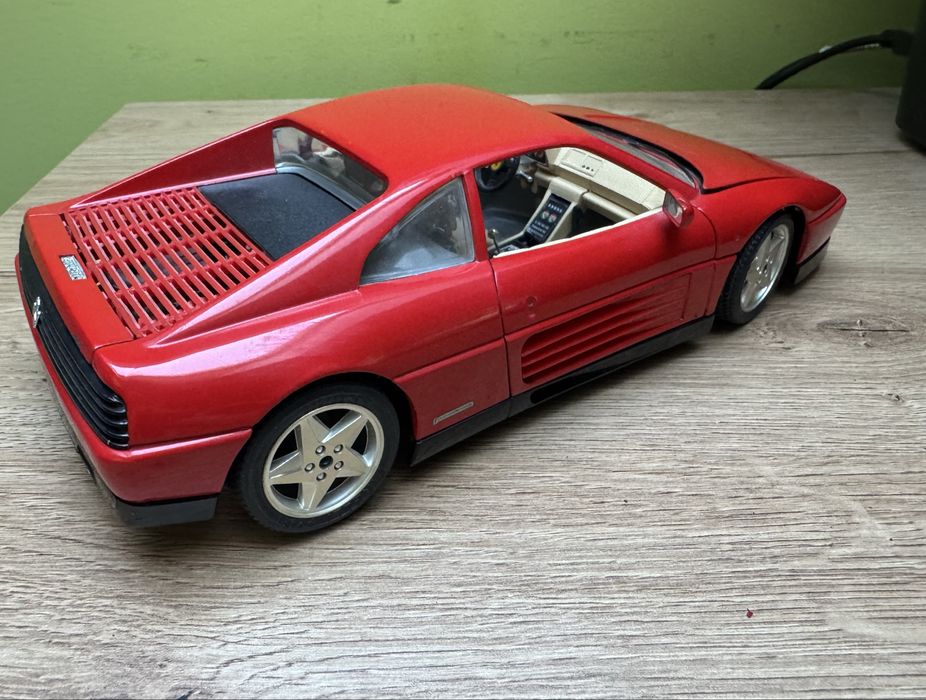 Model samochodu w skali 1:18 Ferrari 348 tb Bburago