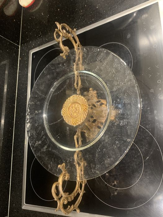 Suporte sobremesa com pé dourado