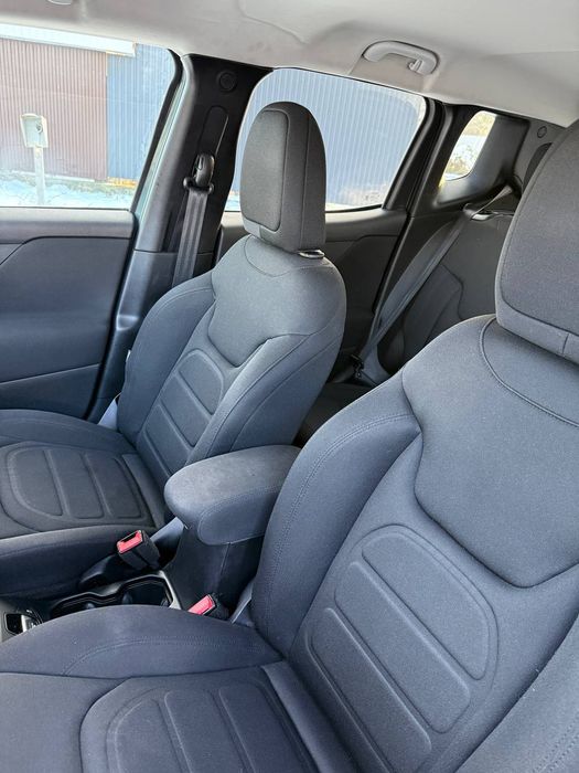 Jeep Renegat гарне авто