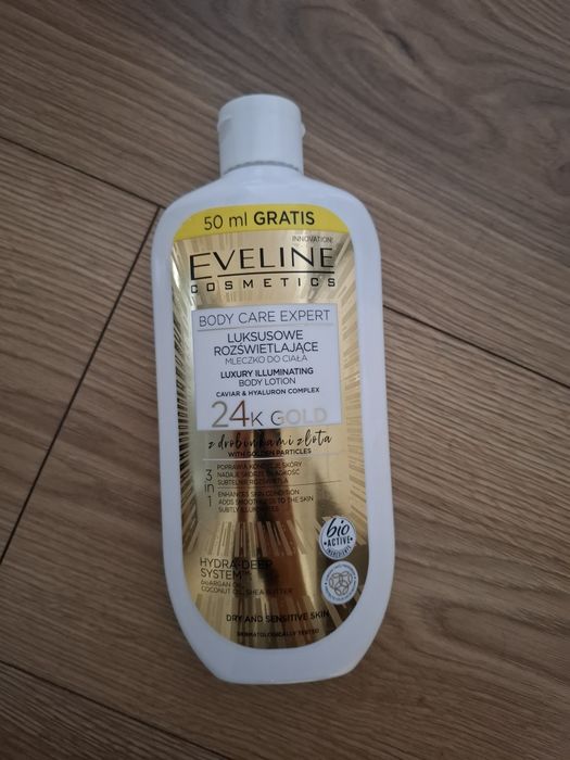 Balsam do ciała z drobinkami Eveline
