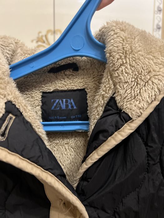 Zara куртка на дівчинку 104
