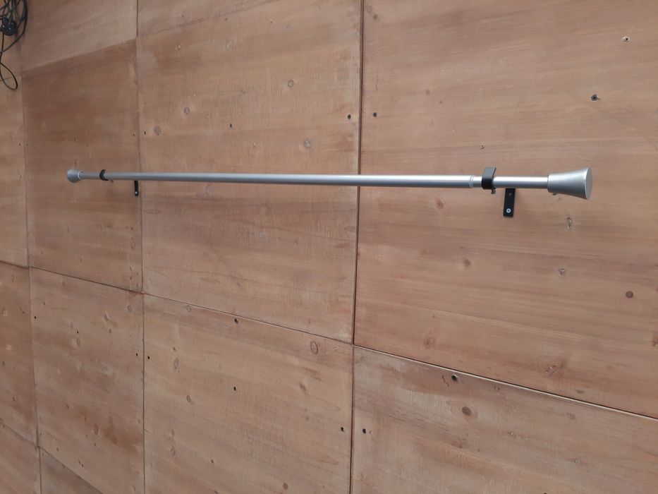 Regulowane karnisze złoty srebrny czarny