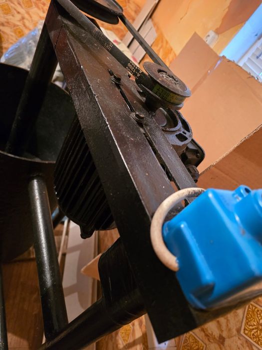 Корморізка електрична