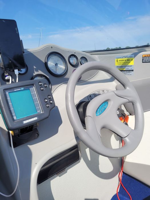 Łódź motorowa kabinowa Bayliner Capri 1802 CC