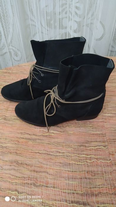 Женские ботильоны из замши.