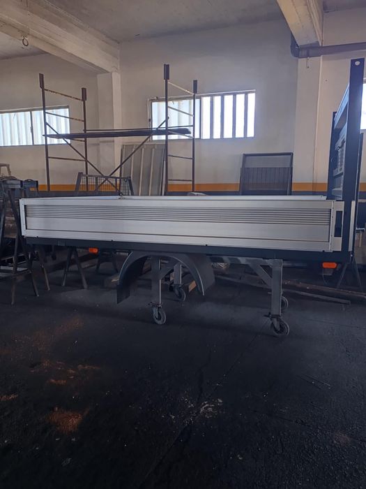 Carroçaria em aluminio para chassis