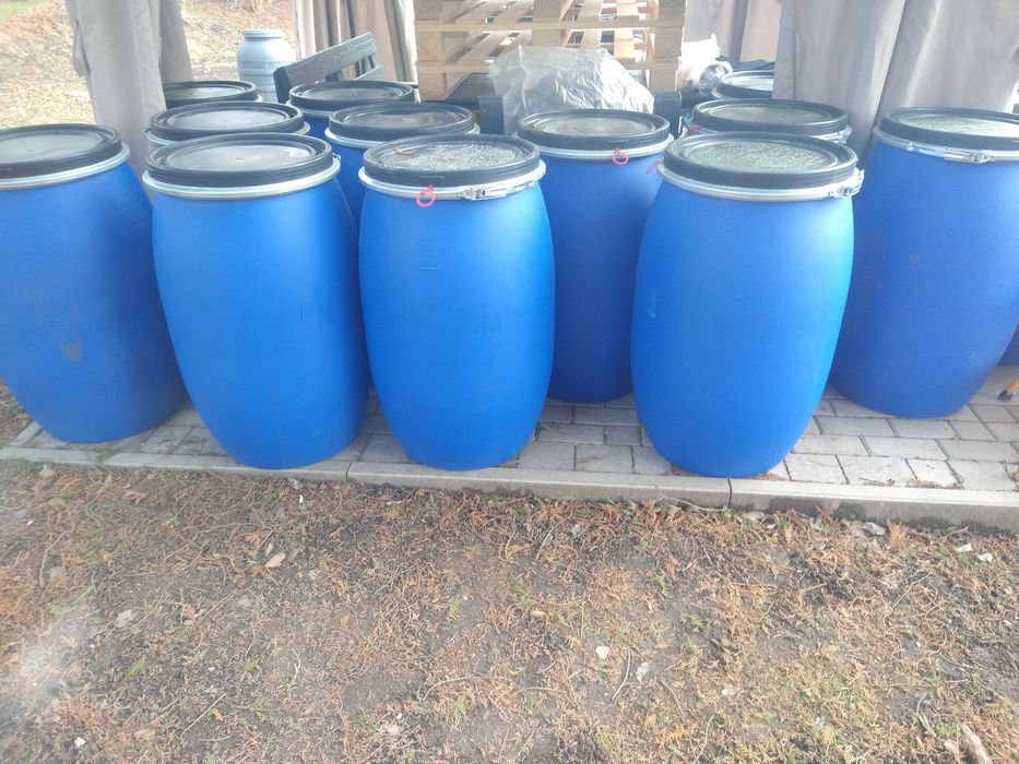 Beczka 120 l zamykana z pokrywą i obejmą na Wodę , Zboże ,Kompostownik