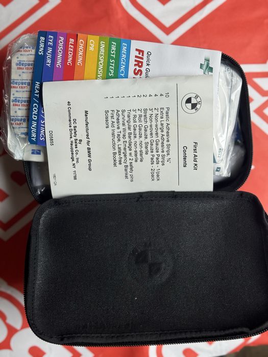 Оригінальна аптечка BMW (нова)