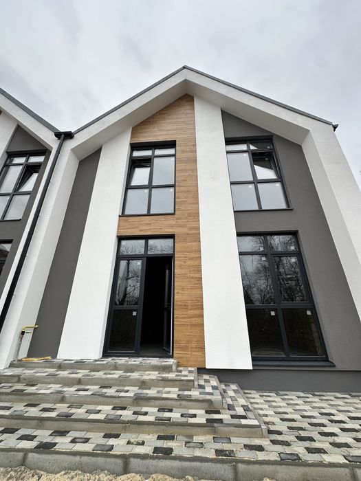 КУТОВИЙ таунхаус з ділянкою 2,6 сот. Від 70000 у.е.