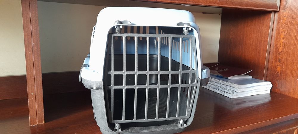 Контейнер-переноска для собак та котів